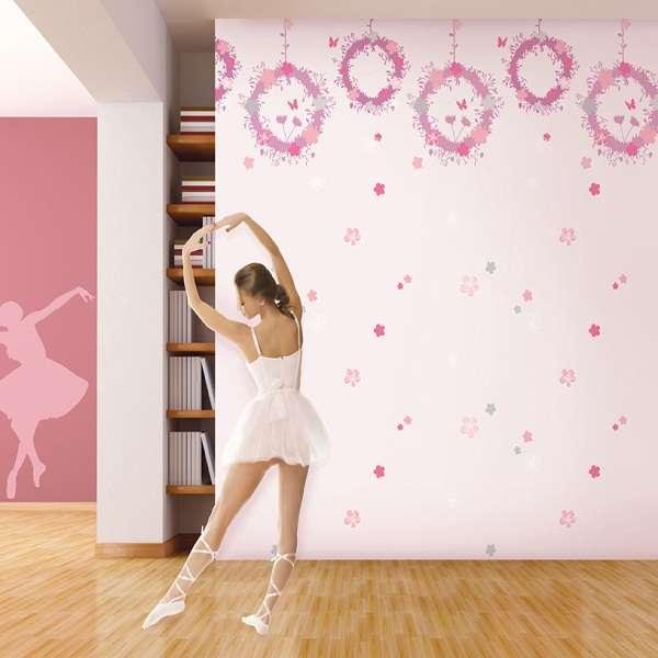 Mẫu giấy dán tường màu hồng cho bạn gái tuổi teen