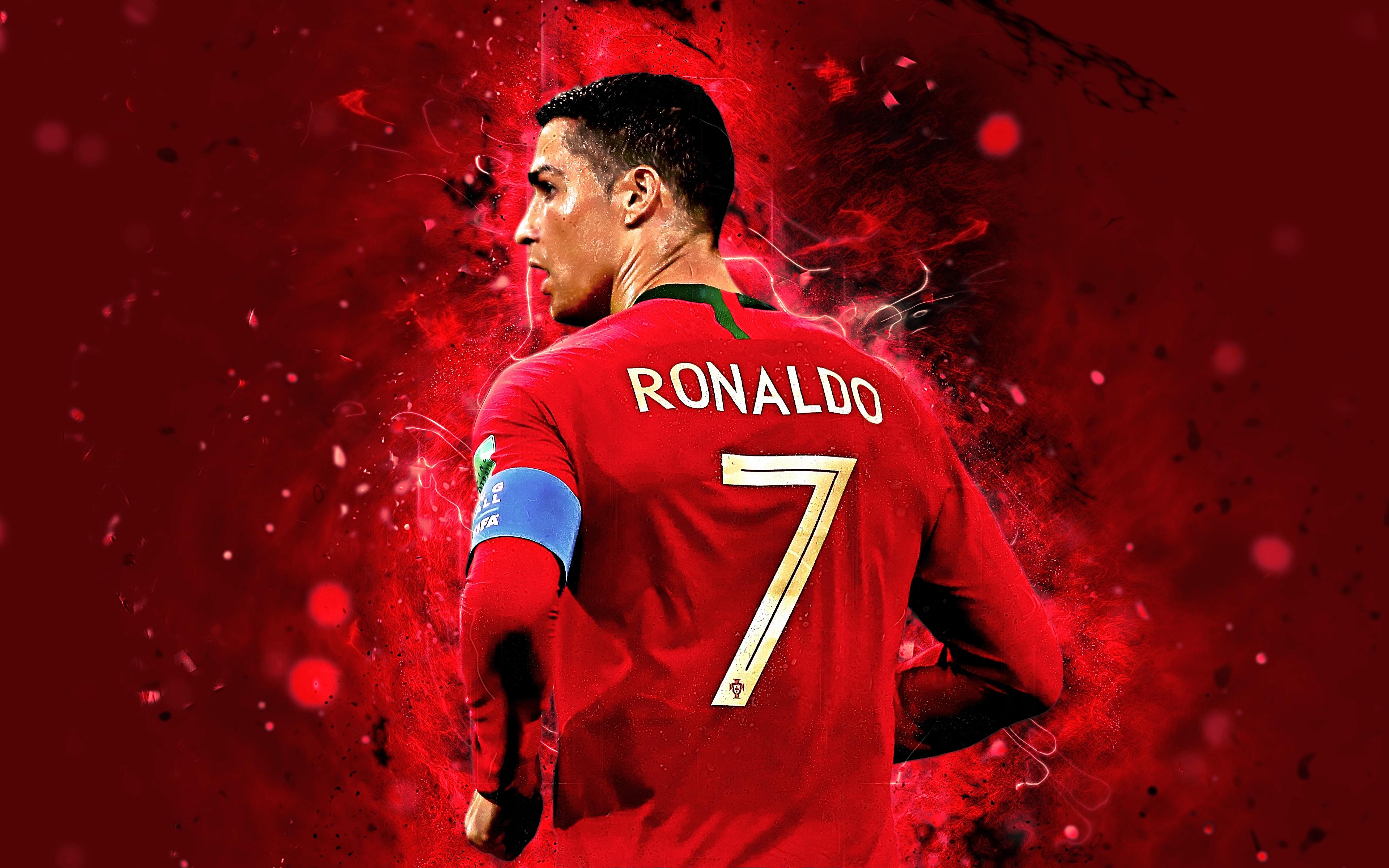 Ngồi ngoài ở Man United Ronaldo phấn khích lên tuyển Bồ Đào Nha